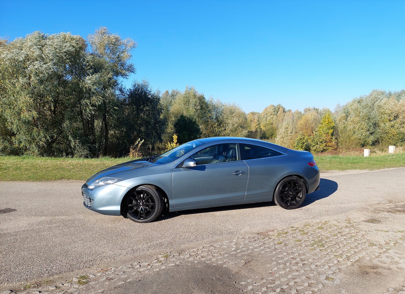 renault-laguna-coupe-2-0-16v-t-dynamique.jpg