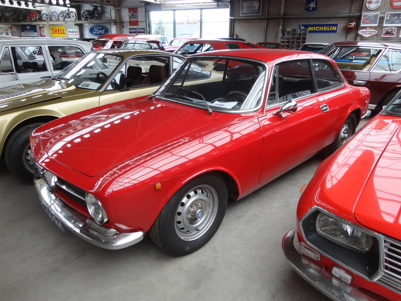 Alfa Romeo GT - Jr. 1300 Bertone - AutoWereld.nl