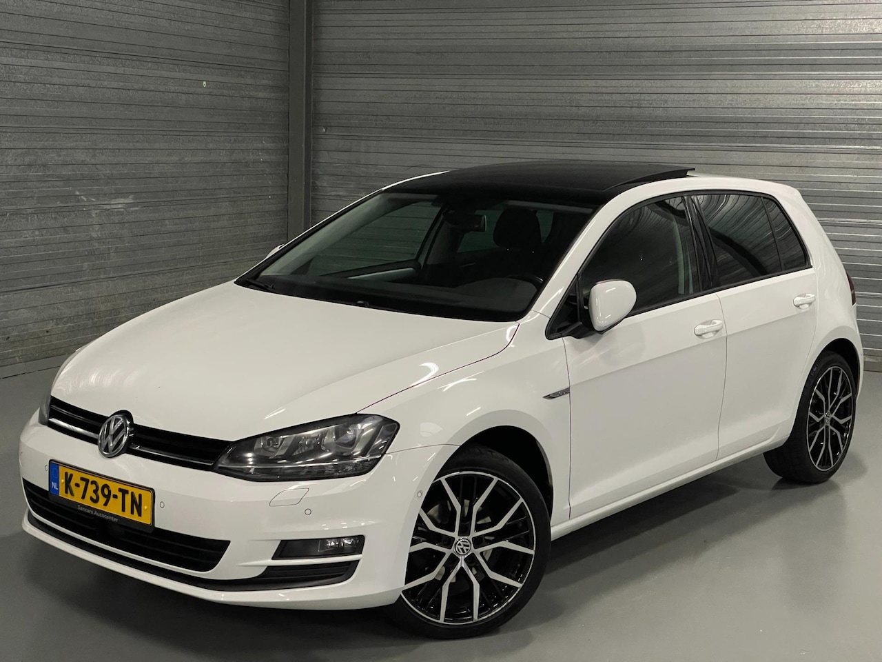 Volkswagen Golf 1.2 TSI CUP Edition LED DSG PANORAMA XENON WIT Benzine - te koop op AutoWereld.nl
