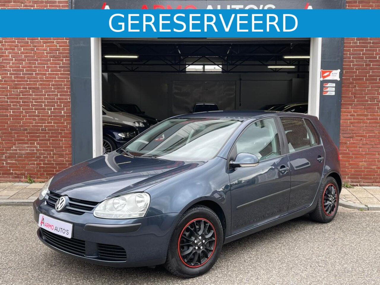Volkswagen Golf - 1.6 FSI Trendline | Airco | Cruise | Rijklaar - AutoWereld.nl