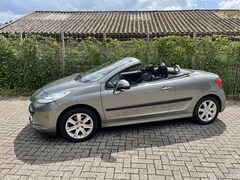 Peugeot 207 CC - 1.6 VTi Airco, Radio Cd speler, Elek. bedienbare kap, Elek. Ramen, Cruise control, Central