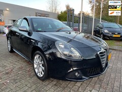 Alfa Romeo Giulietta - 1.4 16v Turbo 170 pk Tourismo progression 61.157 km, ( dealer onderhouden) 1e eigenaar, ze