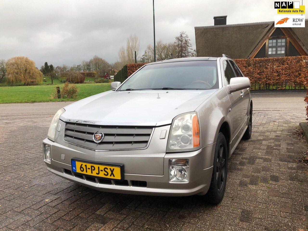 Cadillac SRX - 4.6 Sport Luxury 4.6 Sport Luxury - AutoWereld.nl