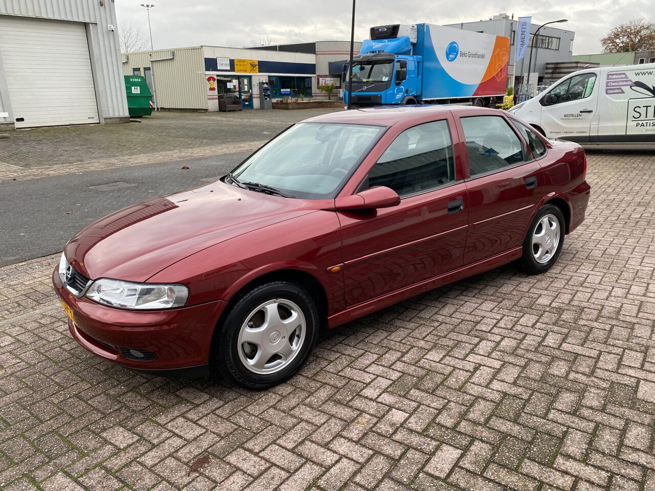 opel-vectra-1-6-16v-pearl-uniek-nl-auto-km-41931-nap-3999e.jpg