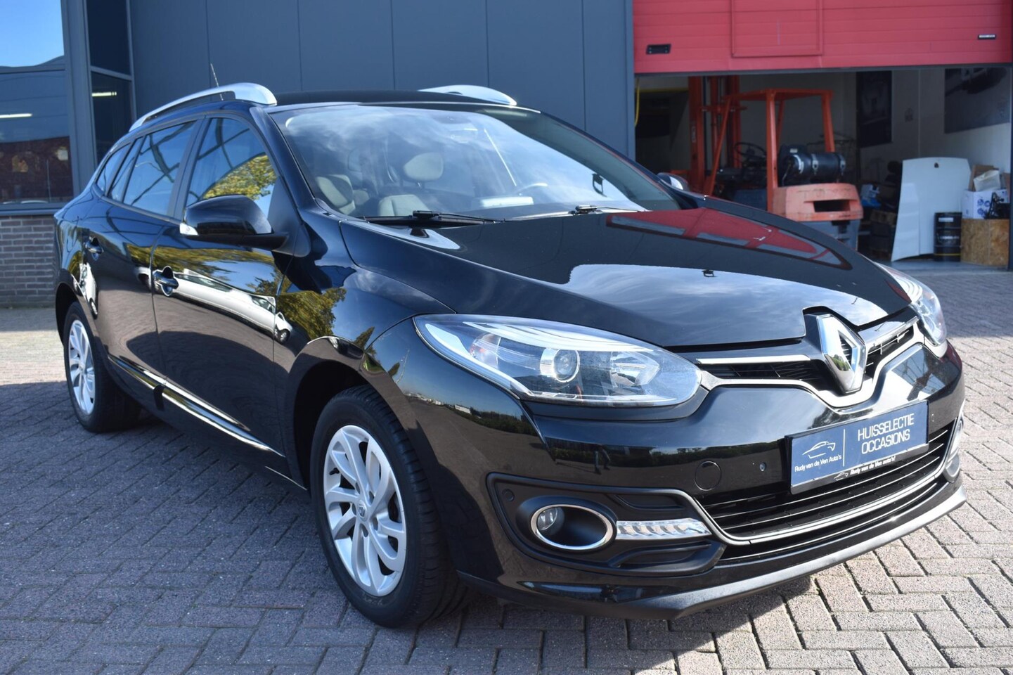 renault-megane-estate-1-2-tce-dynamique-1e-eigenaar-100-schadevrij-navigatie-cruise-controle.jpg