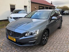 Volvo V60 - 2.0 T3 Polar+, Leder, Trekaahk, Stoelverwarming, Verw. Voorruit
