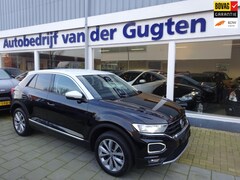 Volkswagen T-Roc - 1.5 TSI Sport Automaat, Navigatie