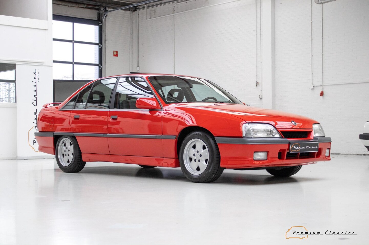 opel-omega-3-0i-24v-3000-only-66-000km-one-swiss-owner.jpg