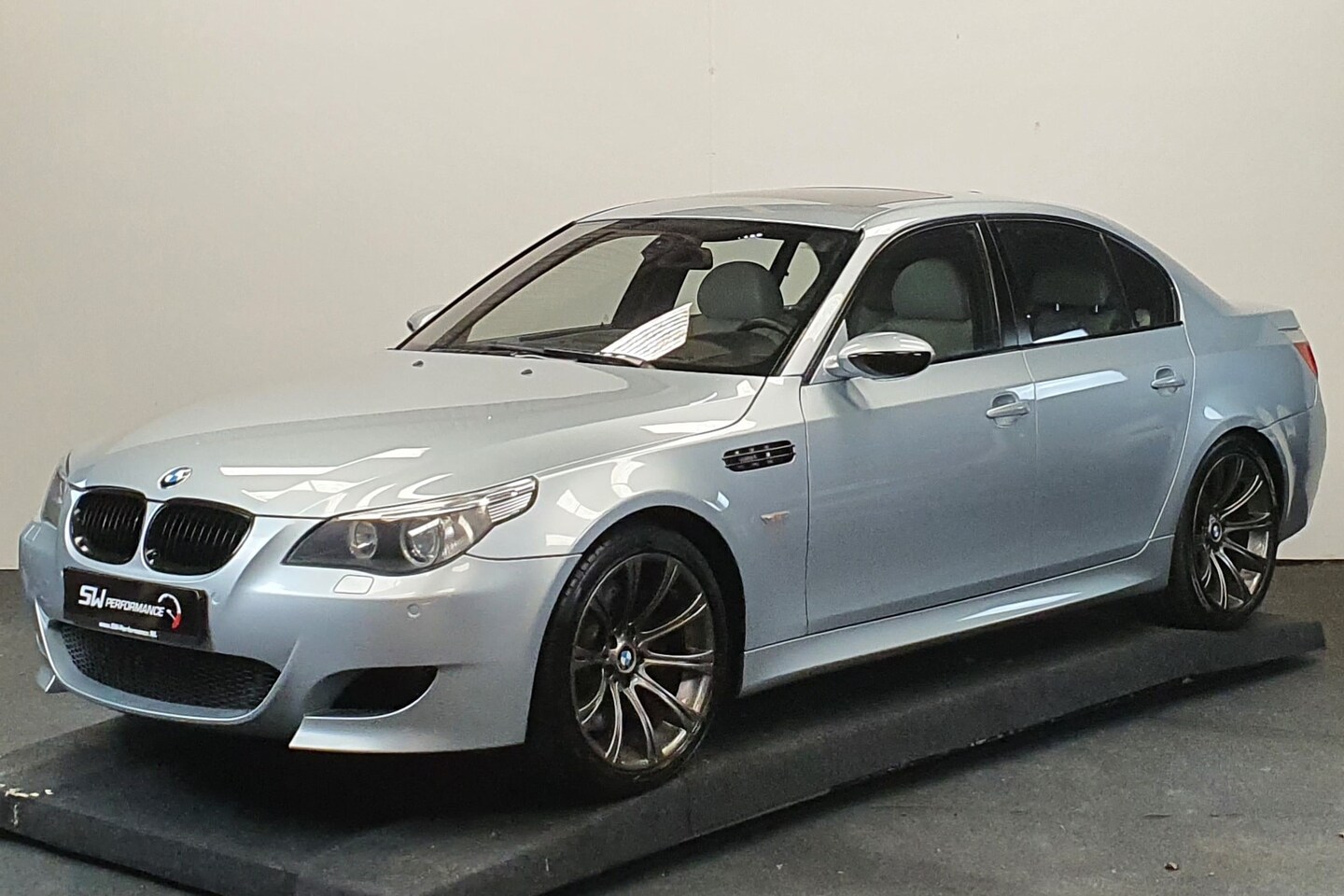 BMW 5-serie M5 groot onderhoud gehad, lagers enz 2006 Benzine - Occasion te koop AutoWereld.nl