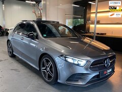 Mercedes-Benz A-klasse - 200 Amg night Pano Sfeerverlichting 1e eigenaar Achteruitrijcamera Augmented-reality navi