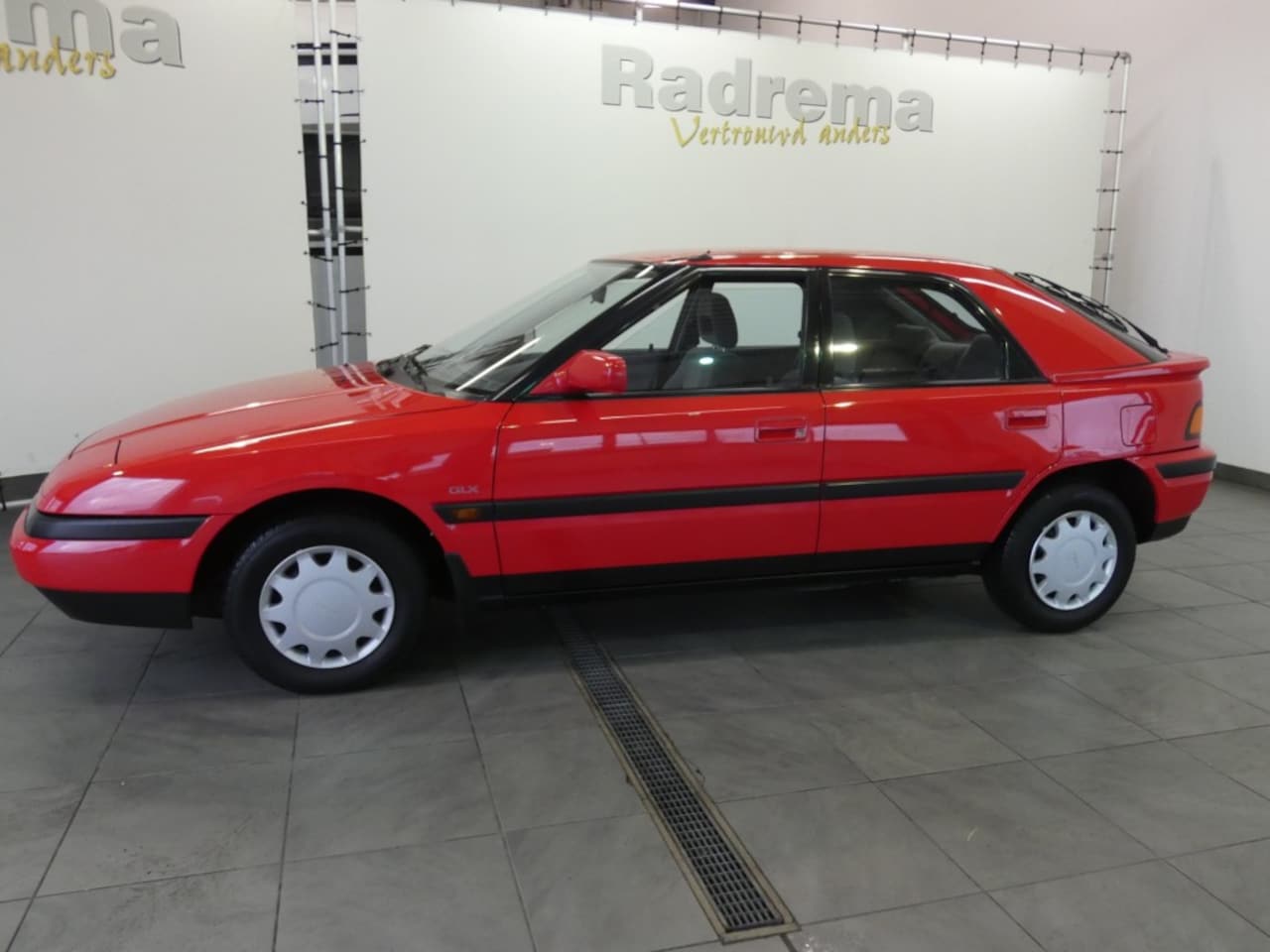 mazda-323-f-1-6i-glx-u9.jpg