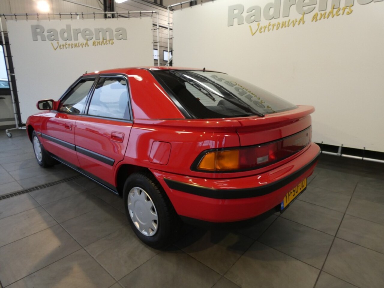 mazda-323-f-1-6i-glx-u9.jpg