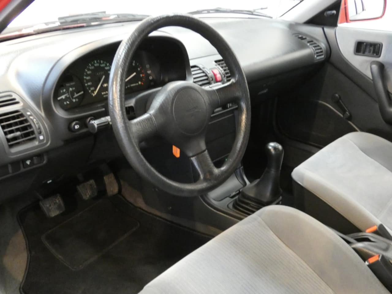 mazda-323-f-1-6i-glx-u9.jpg