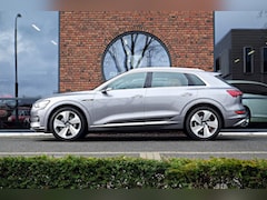 Audi e-tron - 50 quattro (72.479 incl BTW) Panoramadak, HUD, Trekhaak, 360° camera, Massage