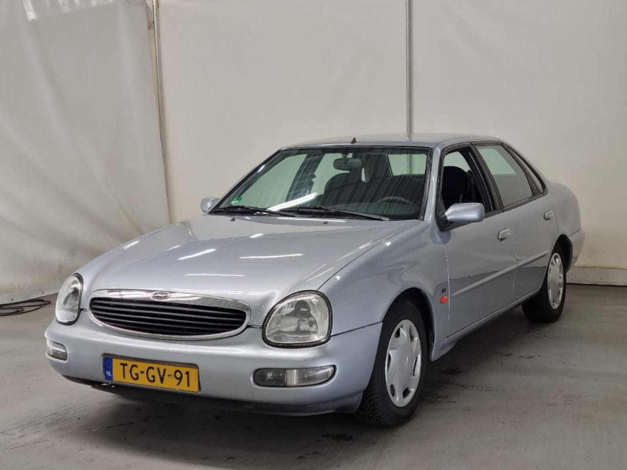 ford-scorpio-2-3i-16v-business-edition-nap.jpg