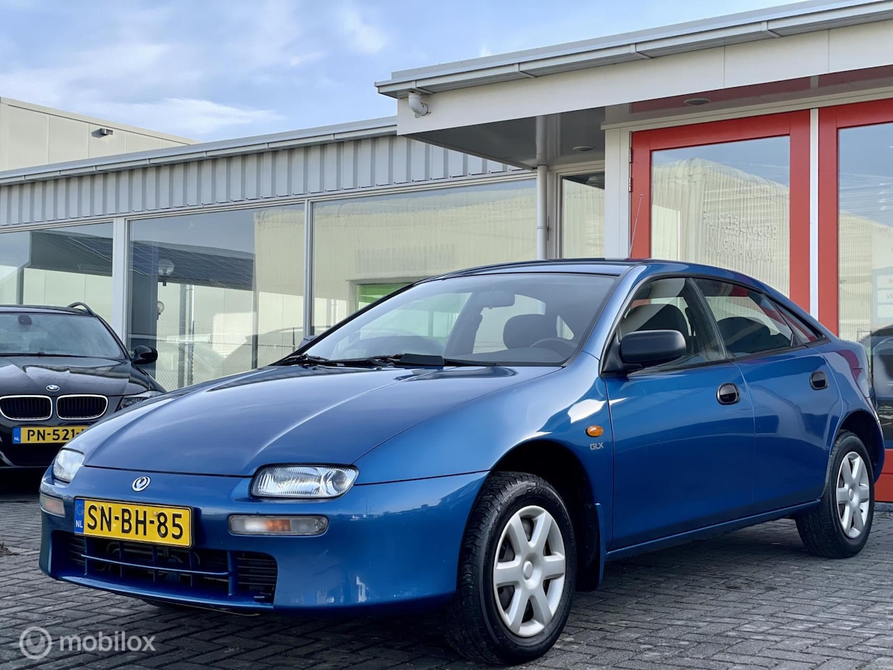 mazda-323-1-8i-f-glx-automaat-61dkm-nap-origineel-nl.jpg