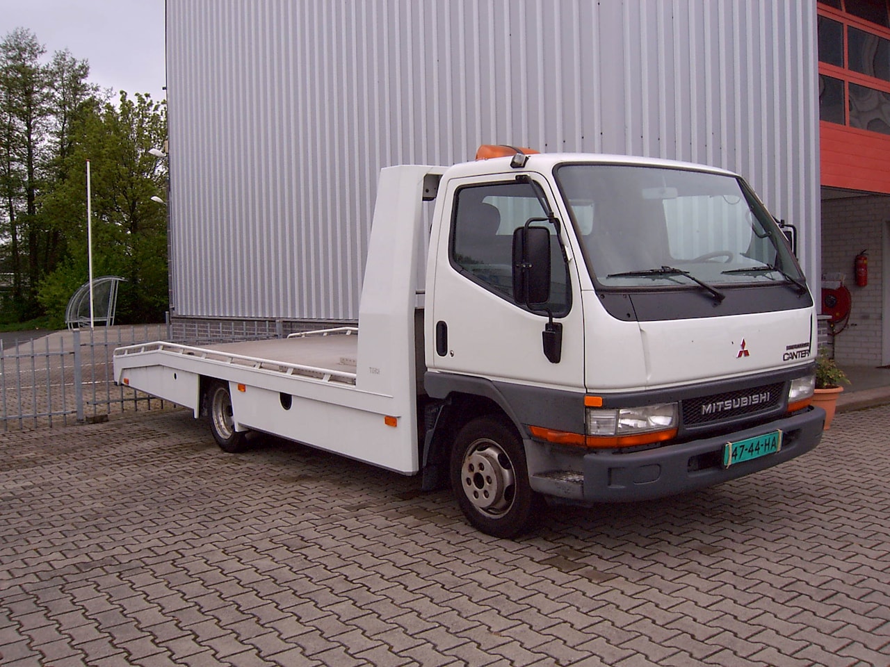 Mitsubishi Canter - FB35 3.0 335 City Cab 125 Pk, Oprijwagen, 2e Eigenaar!!, Thijhof opbouw!!, Kleinrijbewijs!! - AutoWereld.nl