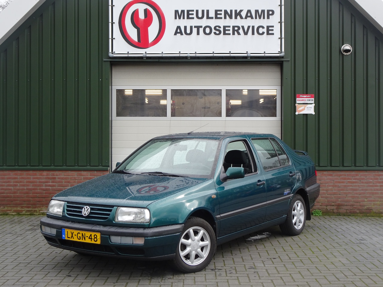 volkswagen-vento-1-8-gl.jpg