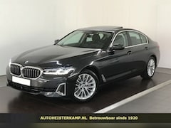 BMW 5-serie - 540i Luxury Facelift 333 PK ACC Sportstoelen Head-Up Schuifdak
