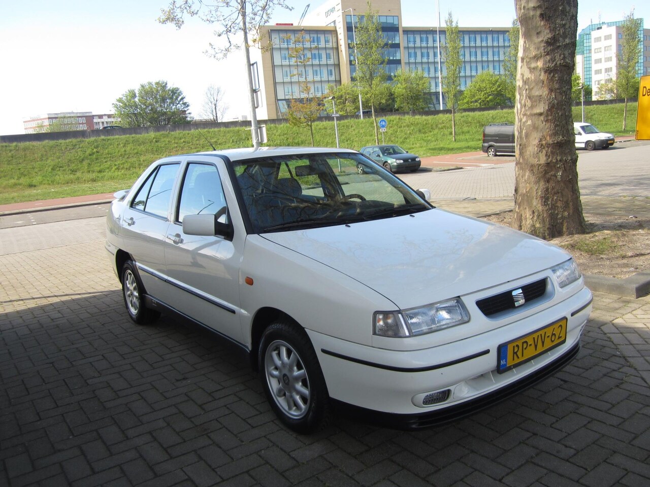 seat-toledo-2-0i-sxe-2-0i-sxe.jpg