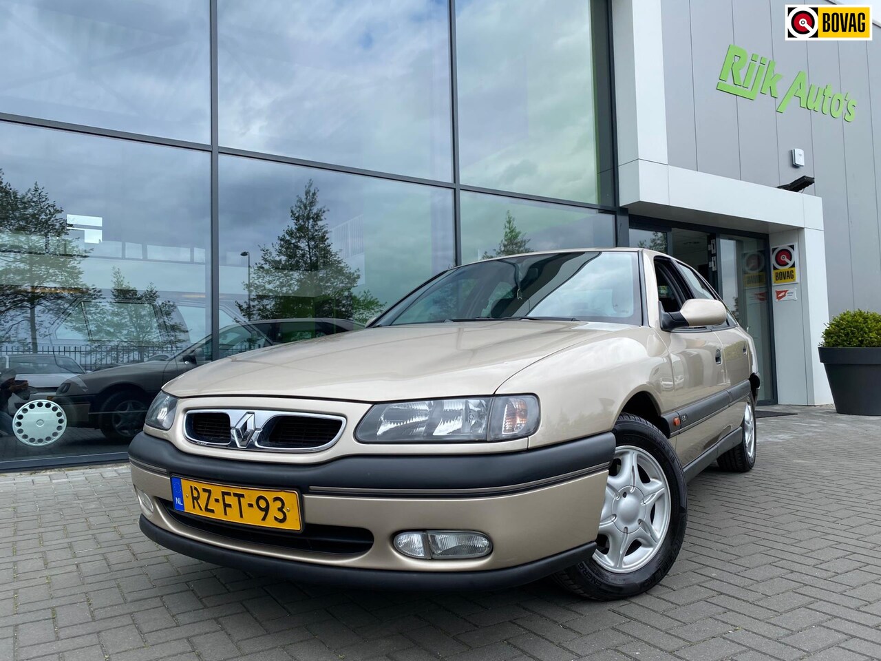 renault-safrane-2-5-rxe-1e-eigenaar-dealer-onderhouden-uniek.jpg