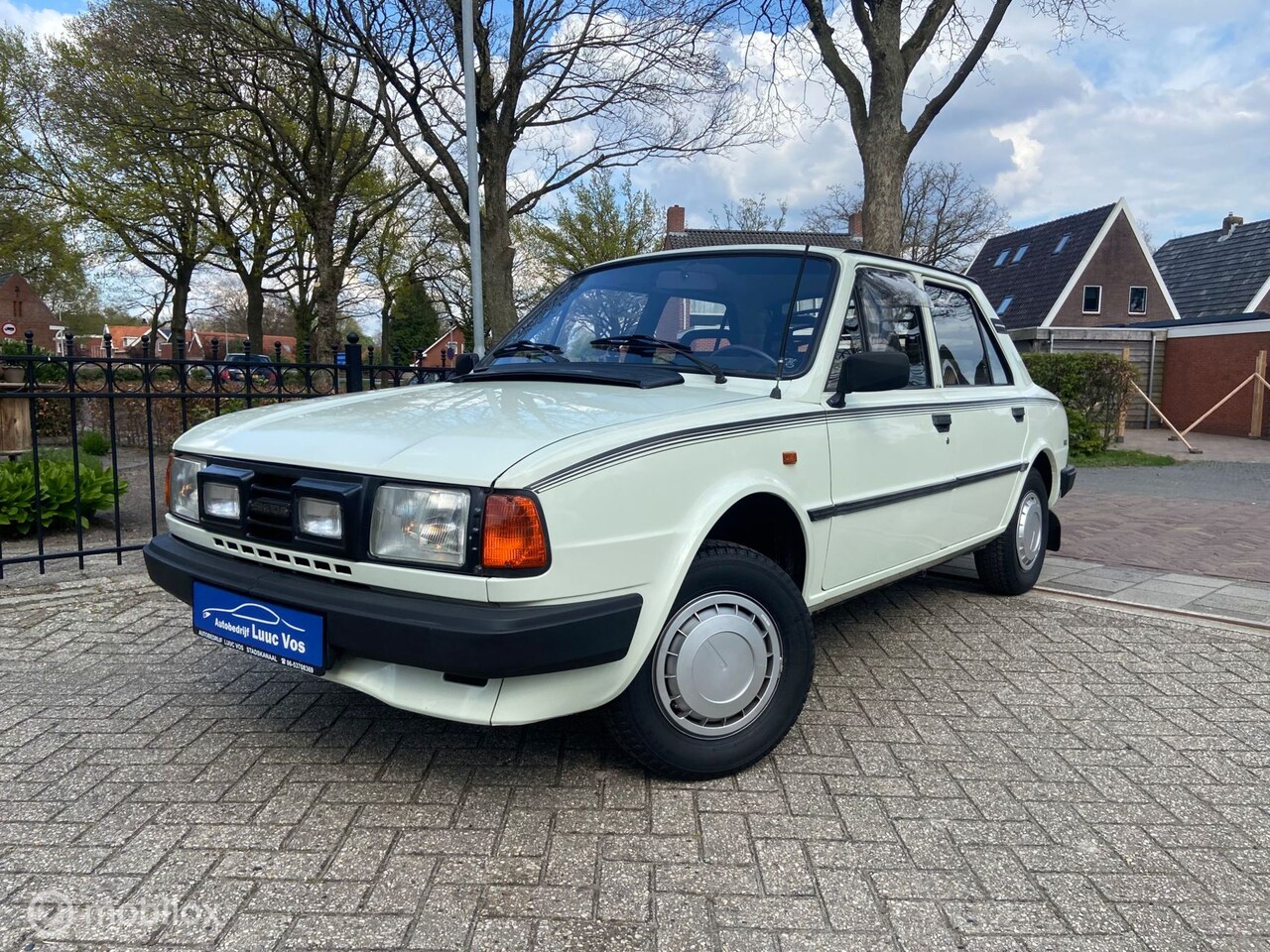 skoda-sedan-130-ls-130-ls.jpg
