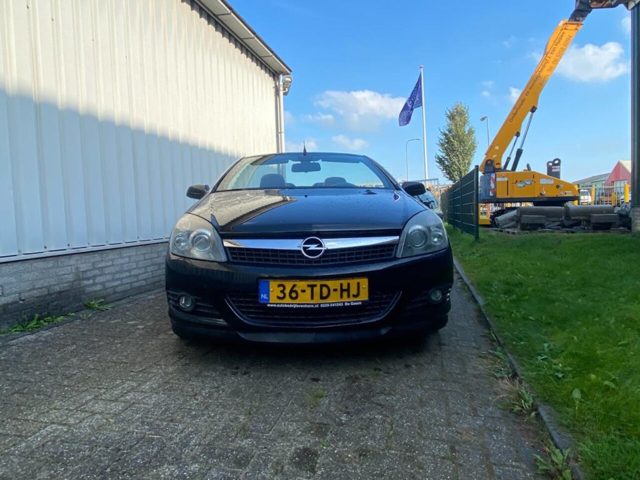 Opel Astra TwinTop - 1.8 Cosmo