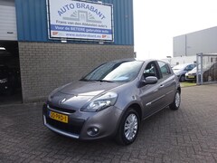 Renault Clio 1.2 TCe Collection 2011 Benzine - Occasion te koop op  AutoWereld.nl