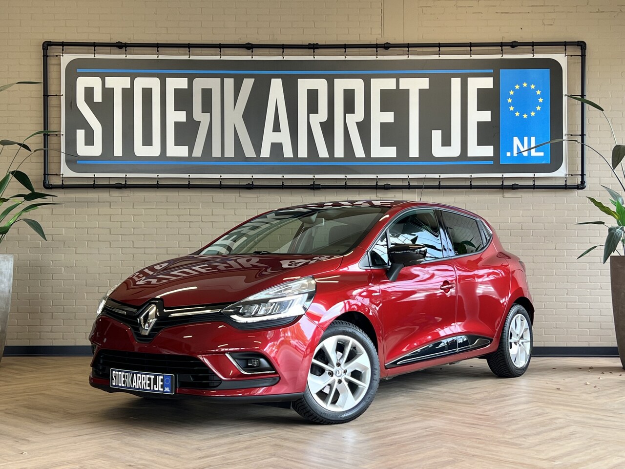 Renault Clio 0.9 TCe 90pk, Navigatie, Full Led, 16 inch velgen, PDC,  Keyless, cruise control, licht \u0026 r 2016 Benzine - Occasion te koop op  AutoWereld.nl