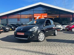 Renault Clio 1.2 TCe Collection 2011 Benzine - Occasion te koop op  AutoWereld.nl