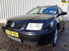 Volkswagen Bora Variant - 2.3 V5 Highline Export Schadeauto