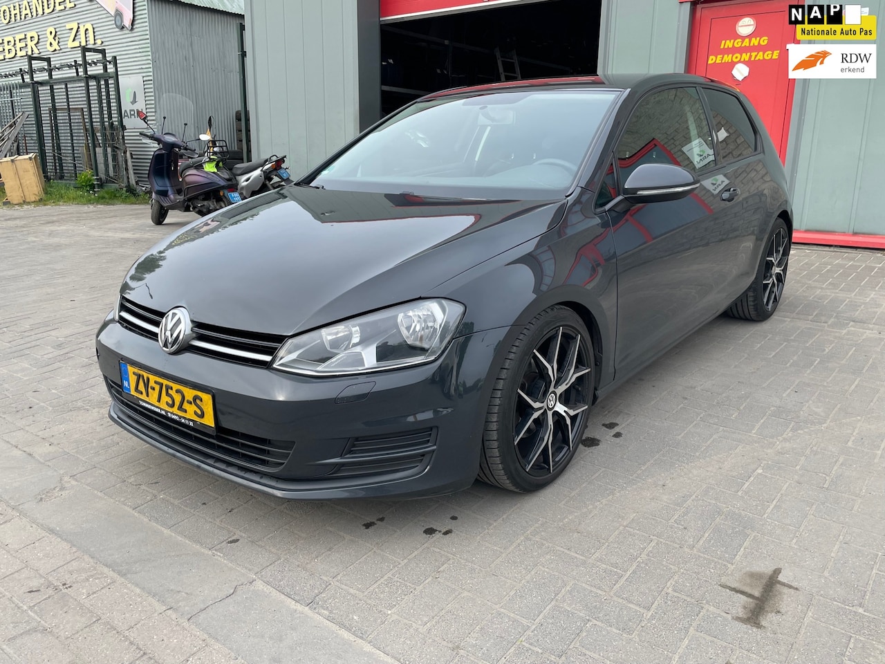 Volkswagen Golf - 1.6 TDI Trendline 1.6 TDI Trendline - AutoWereld.nl