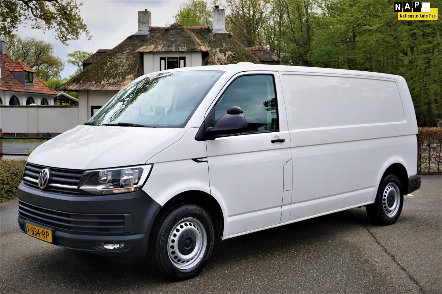 Volkswagen Transporter - 2.0 TDI L2H1 DC Comfortline Airco Trekhaak - AutoWereld.nl