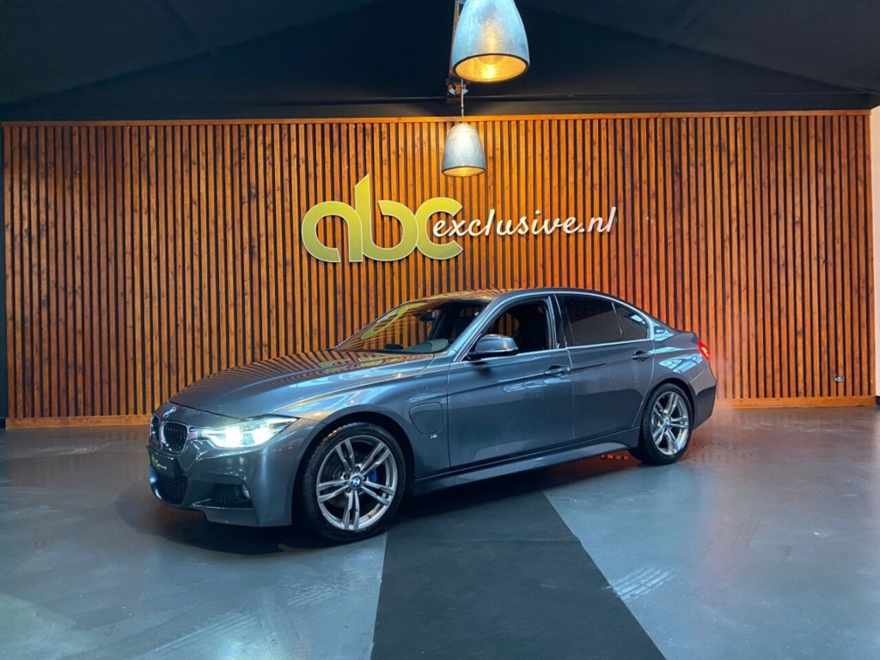 BMW 3-serie 330E IPERFORMANCE M- SPORT AUTOMAAT 2016 Benzine - Occasion te  koop op AutoWereld.nl