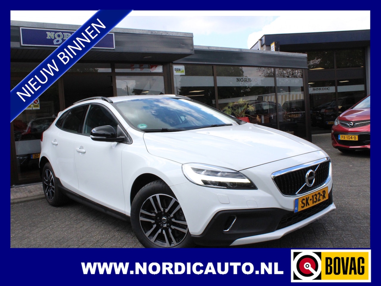 Volvo V40 Cross Country - 1.5 T3 GEARTRONIC NORDIC+/ NAVIGATIE- LED- PARK DISTANCE - AutoWereld.nl