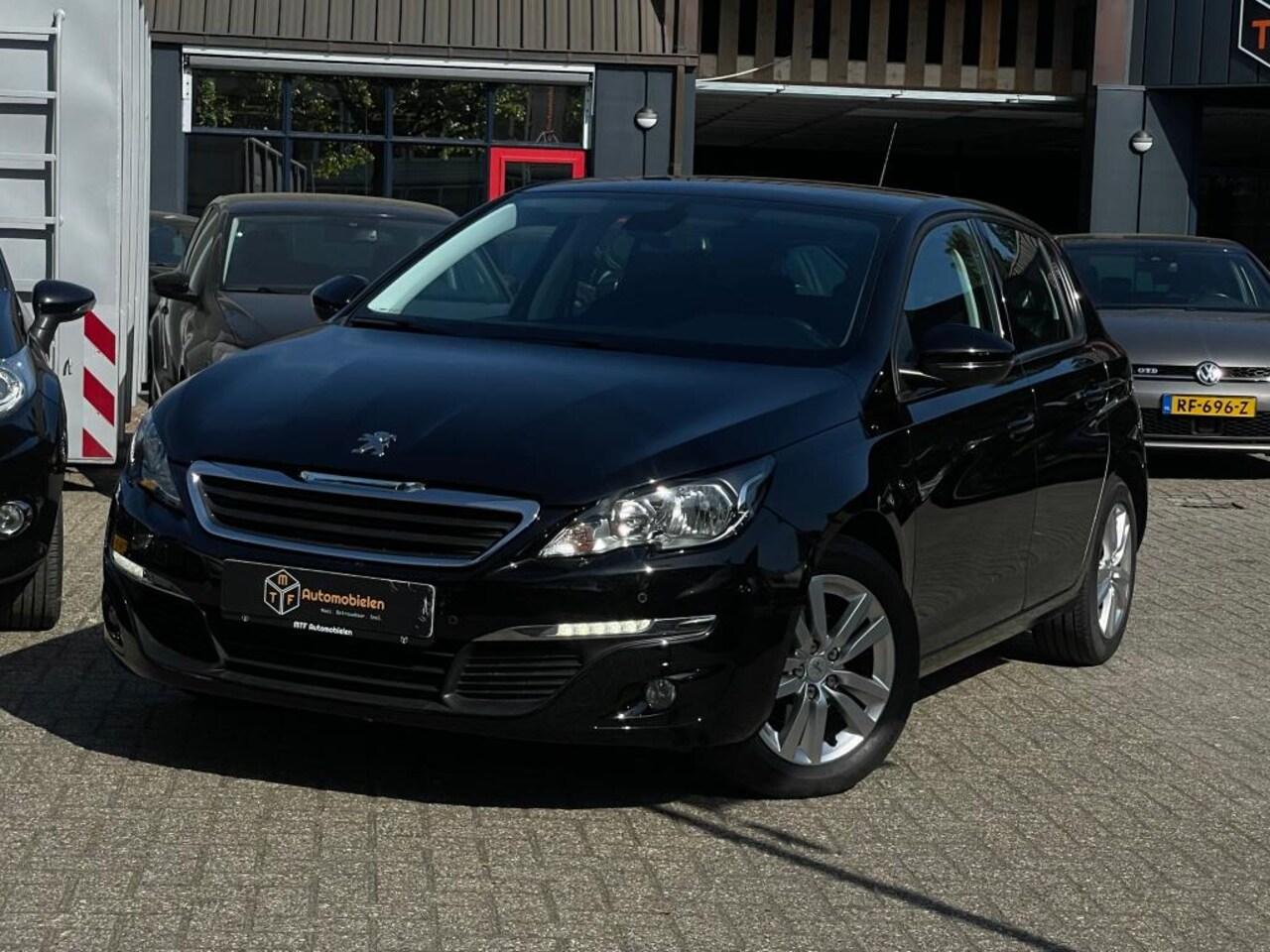 Peugeot 308 - Active 1.2 130 PK - AutoWereld.nl