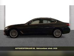 BMW 5-serie - 530d 286 PK Luxury Line ACC Head-Up Glazen Schuifdak Comfortstoelen