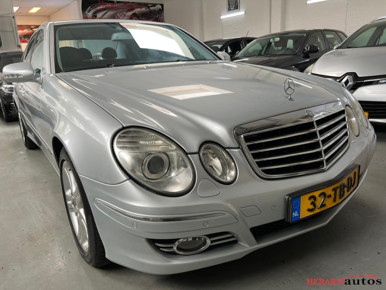 Mercedes-Benz E-klasse - E280 Avantgarde 3.0 V6 231pk Leder Navi - AutoWereld.nl