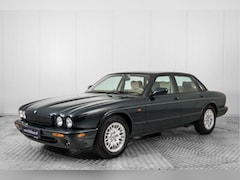 Jaguar XJ - 3.2 V8 Executive Volledige historie