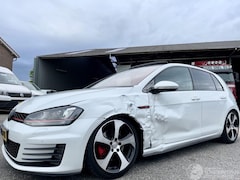 Volkswagen Golf - 2.0 TSI GTI 220pk dsg aut + F1 5drs - pano - standkachel - keyless entry + start - front +
