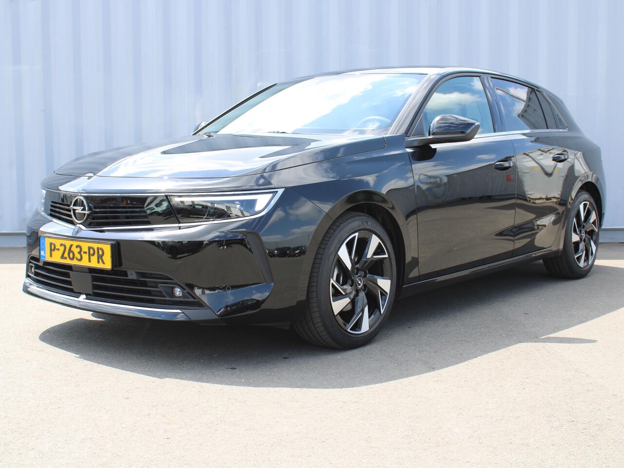 opel-astra-1-2-elegance-beschikbaar-voor-proefrit.jpg