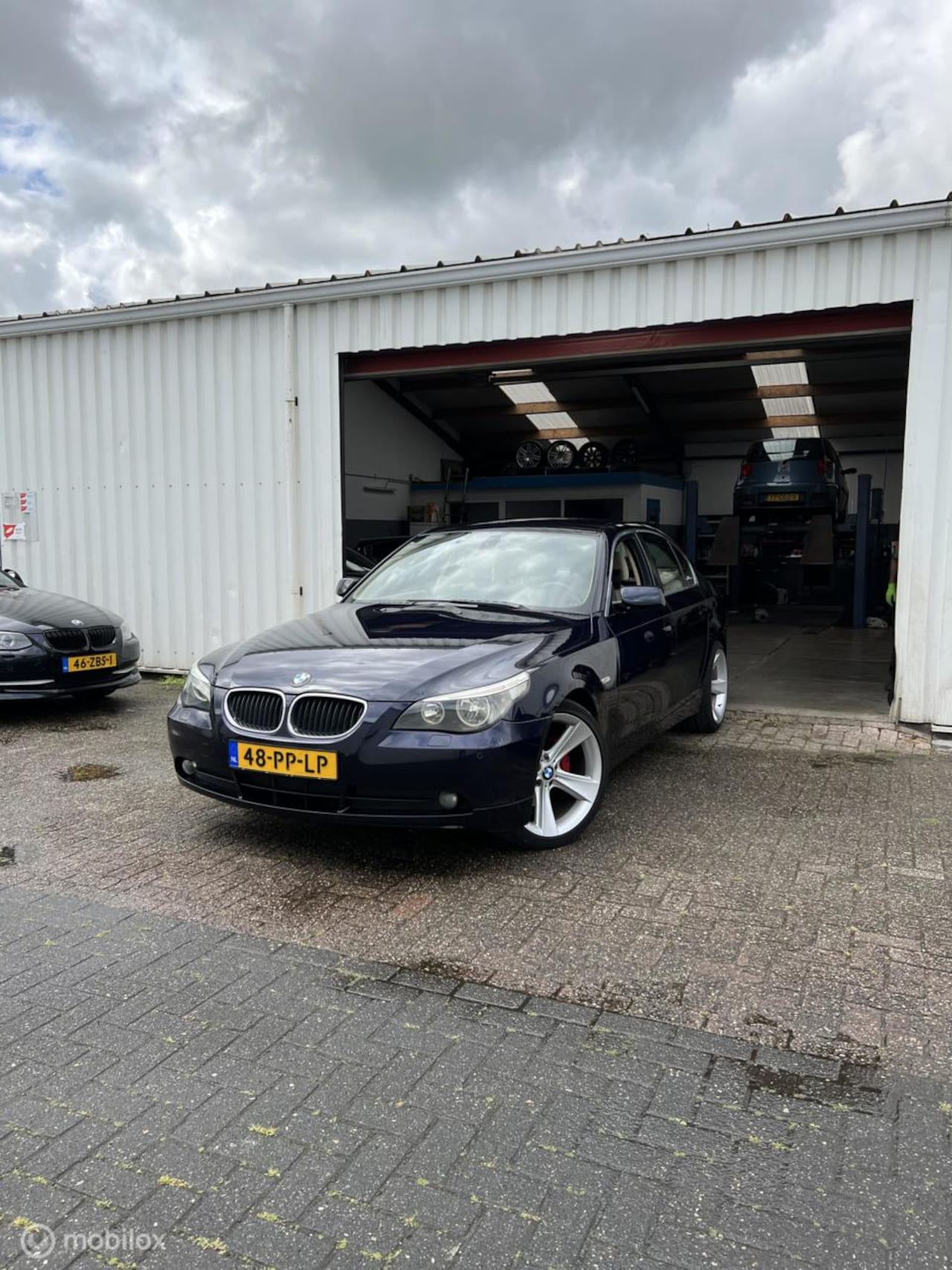 BMW 5-serie - 520i Executive Automaat|19" Velgen|APK 05-2023 - AutoWereld.nl