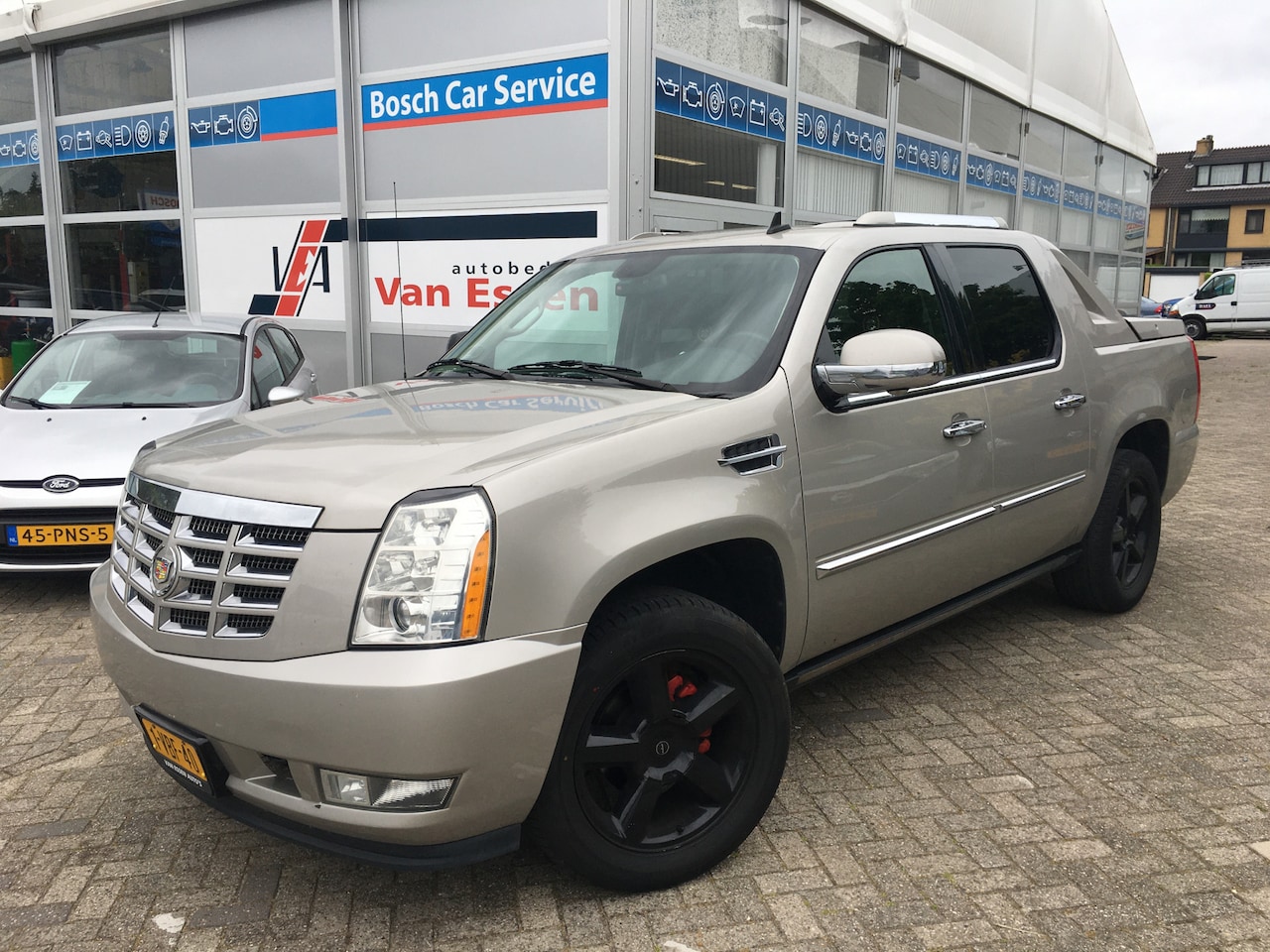 Cadillac Escalade EXT - 6.2 V8 AWD Leder Prins LPG met 1.5 jaar garantie - AutoWereld.nl