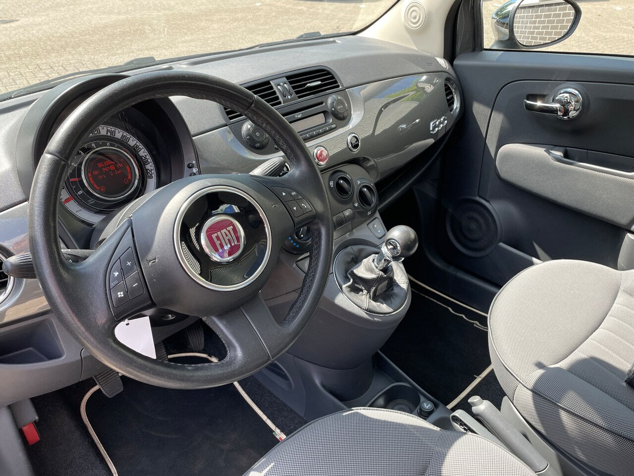 Fiat 500 - 0.9 TwinAir Lounge Turbo 85pk. Panorama. Airco. Netjes onderhouden