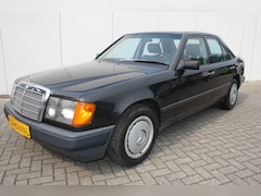 Mercedes-Benz 200-serie - 230E