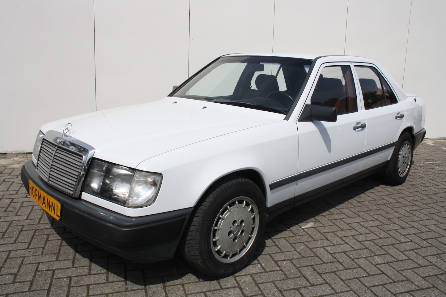 Mercedes-Benz 200-serie - 260 E - AutoWereld.nl