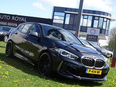 BMW 1-serie - M135i xDrive High Executive 306 Pk - Automaat, F1-Flippers, Navigatie, Head-Up display, Do