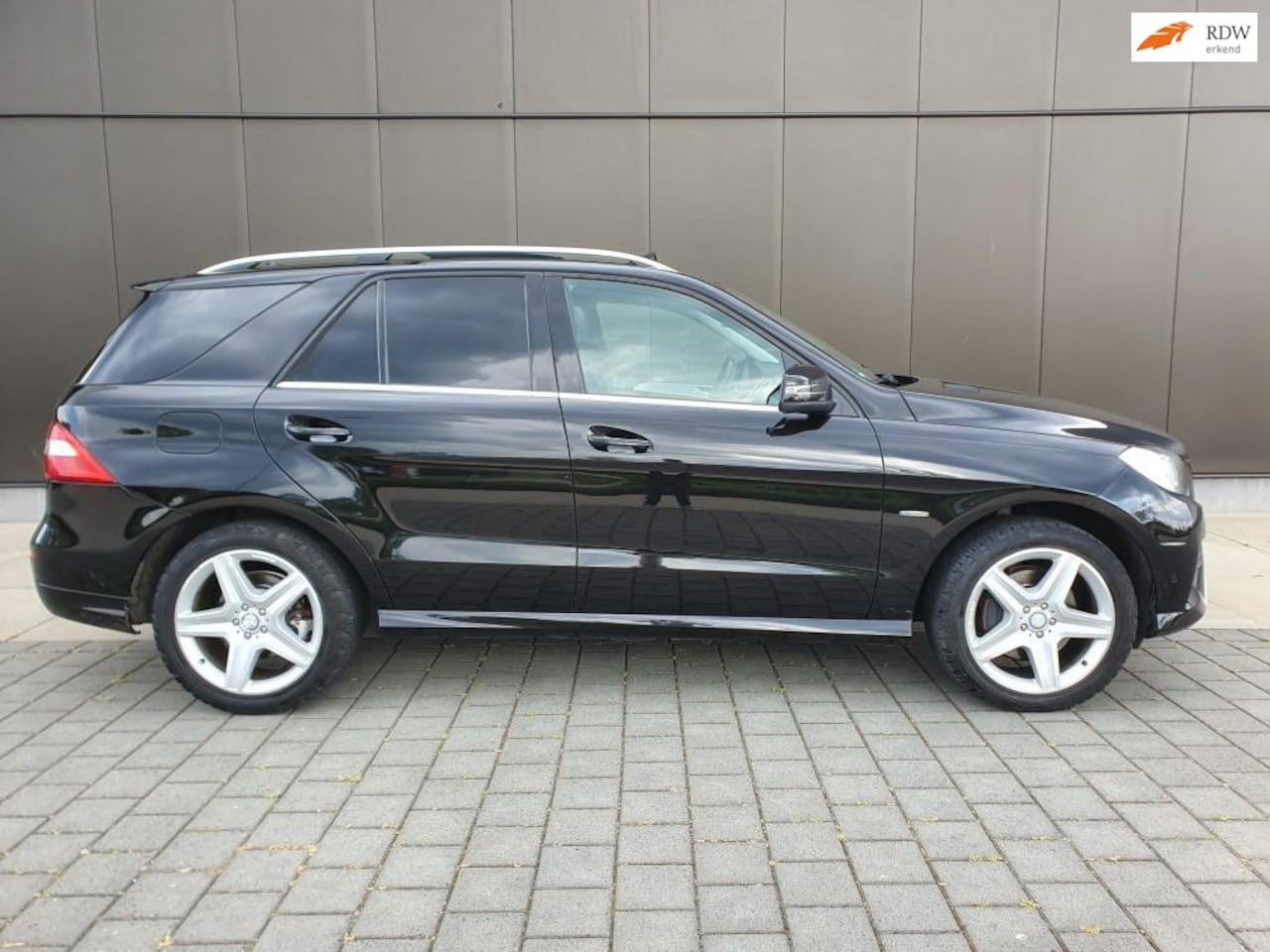 Mercedes-Benz M-klasse - 350 BlueTEC Edition 1/FULL OPTIONS/PANO/GRIJS KENTEKEN/TREKHAAK - AutoWereld.nl