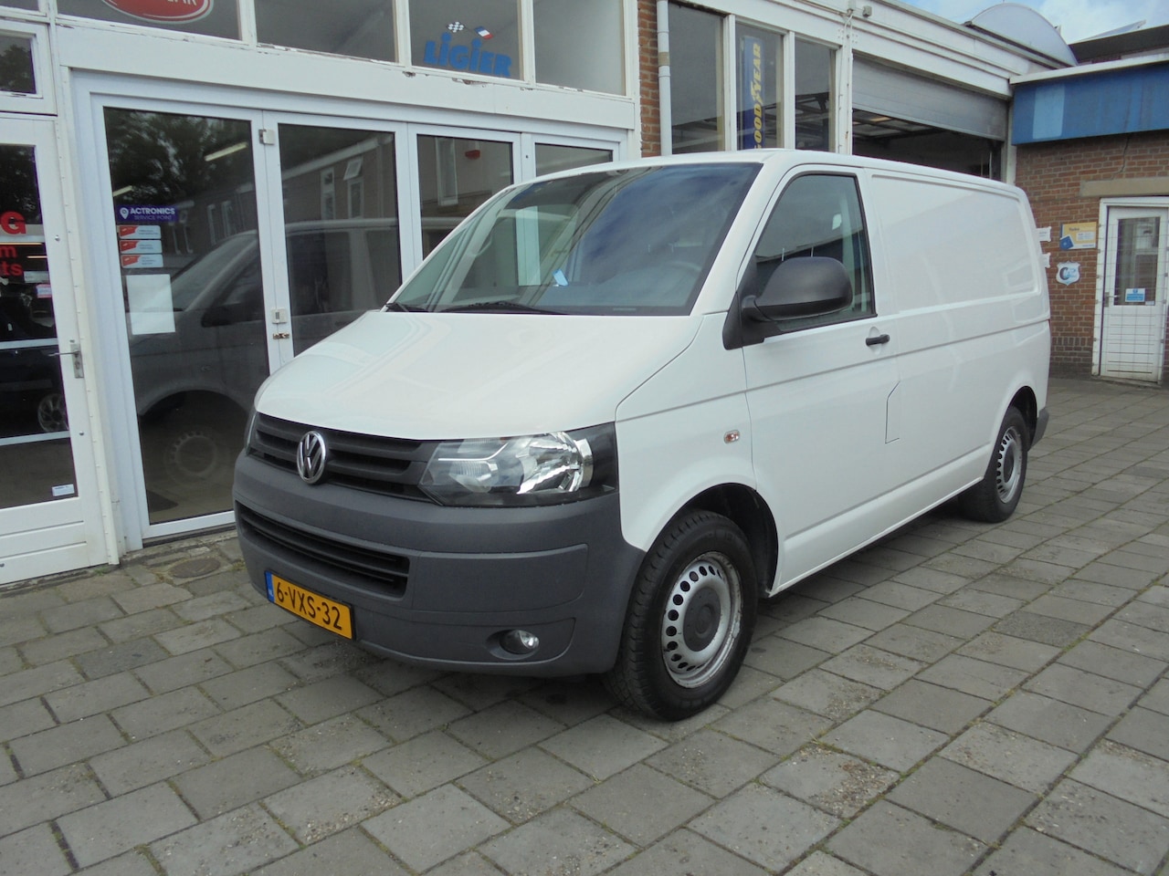 Volkswagen Transporter - 2.0 TDI L1H1 BM T800 Trekhaak, boordcomputer, cruise controle - AutoWereld.nl