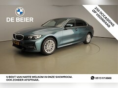 BMW 3-serie - 318D Handbak / LED / Navigatie / Sportstoelen / Stoelverwarming / Chrome line / DAB / Alu